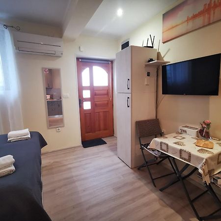 Studio Apartment Nina Novigrad Istria Exterior foto