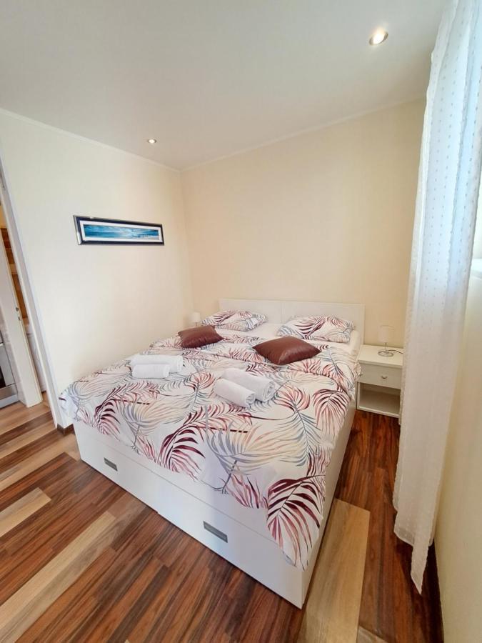 Studio Apartment Nina Novigrad Istria Exterior foto