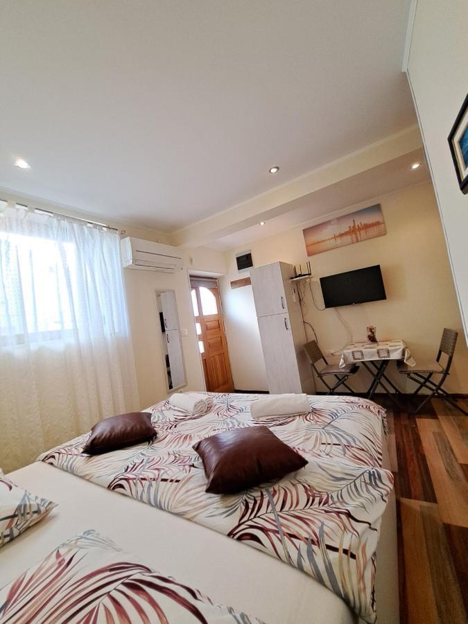 Studio Apartment Nina Novigrad Istria Exterior foto