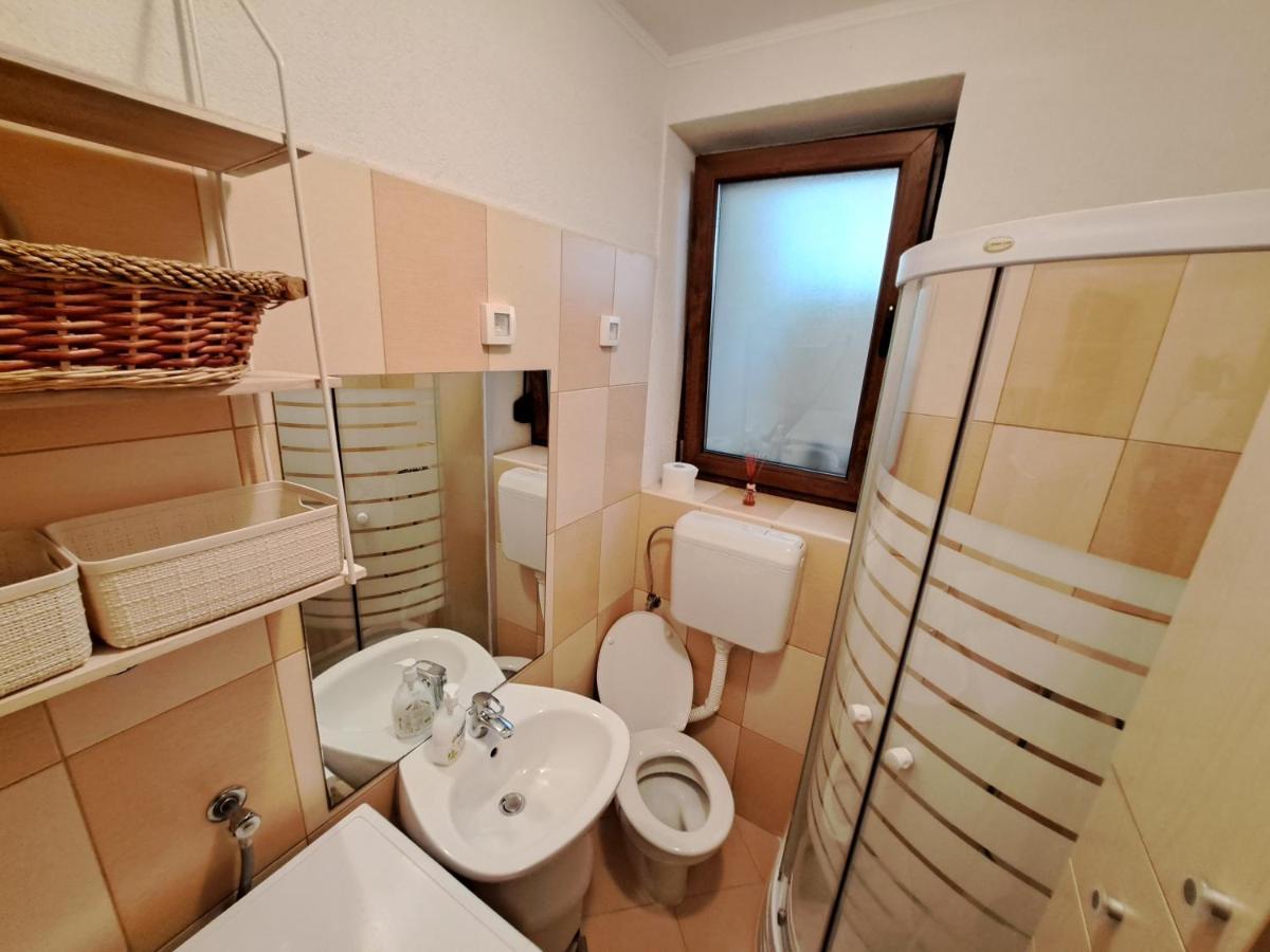 Studio Apartment Nina Novigrad Istria Exterior foto