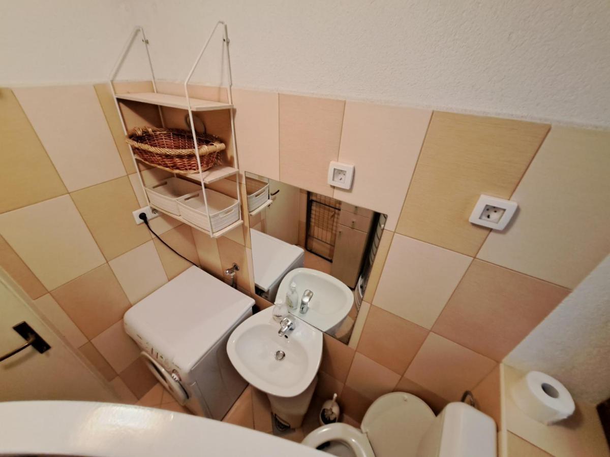 Studio Apartment Nina Novigrad Istria Exterior foto