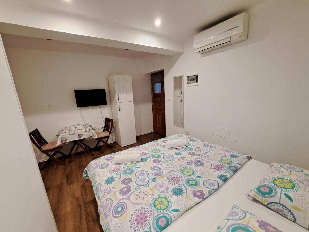 Studio Apartment Nina Novigrad Istria Exterior foto