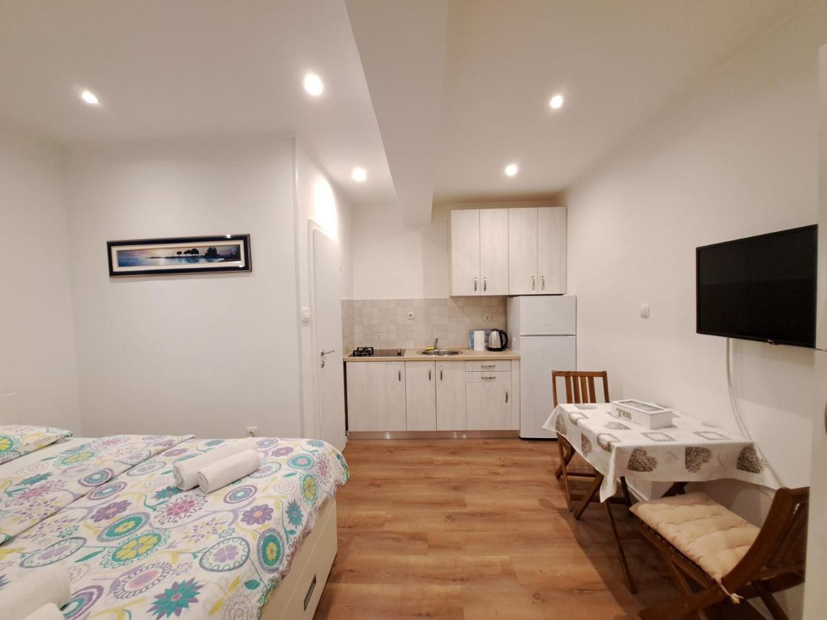 Studio Apartment Nina Novigrad Istria Exterior foto