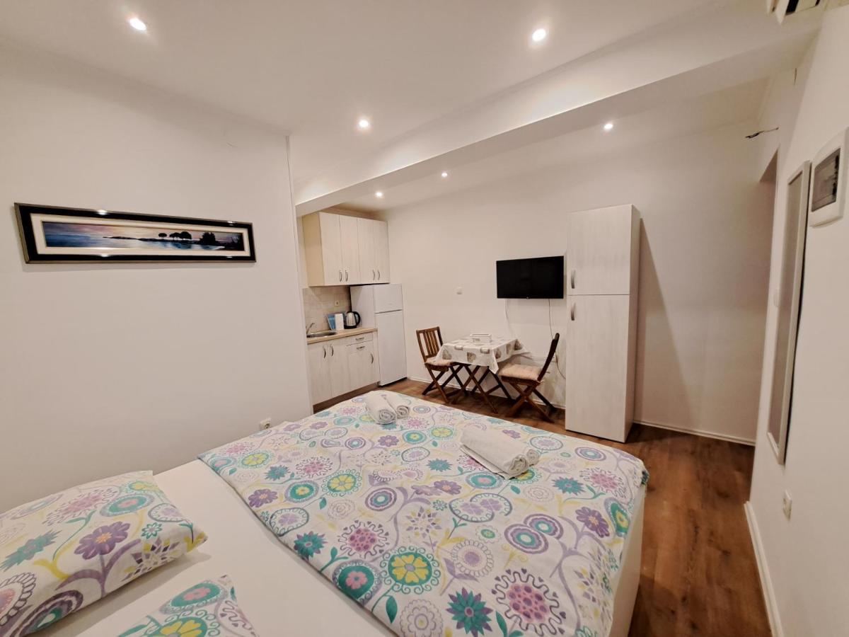 Studio Apartment Nina Novigrad Istria Exterior foto